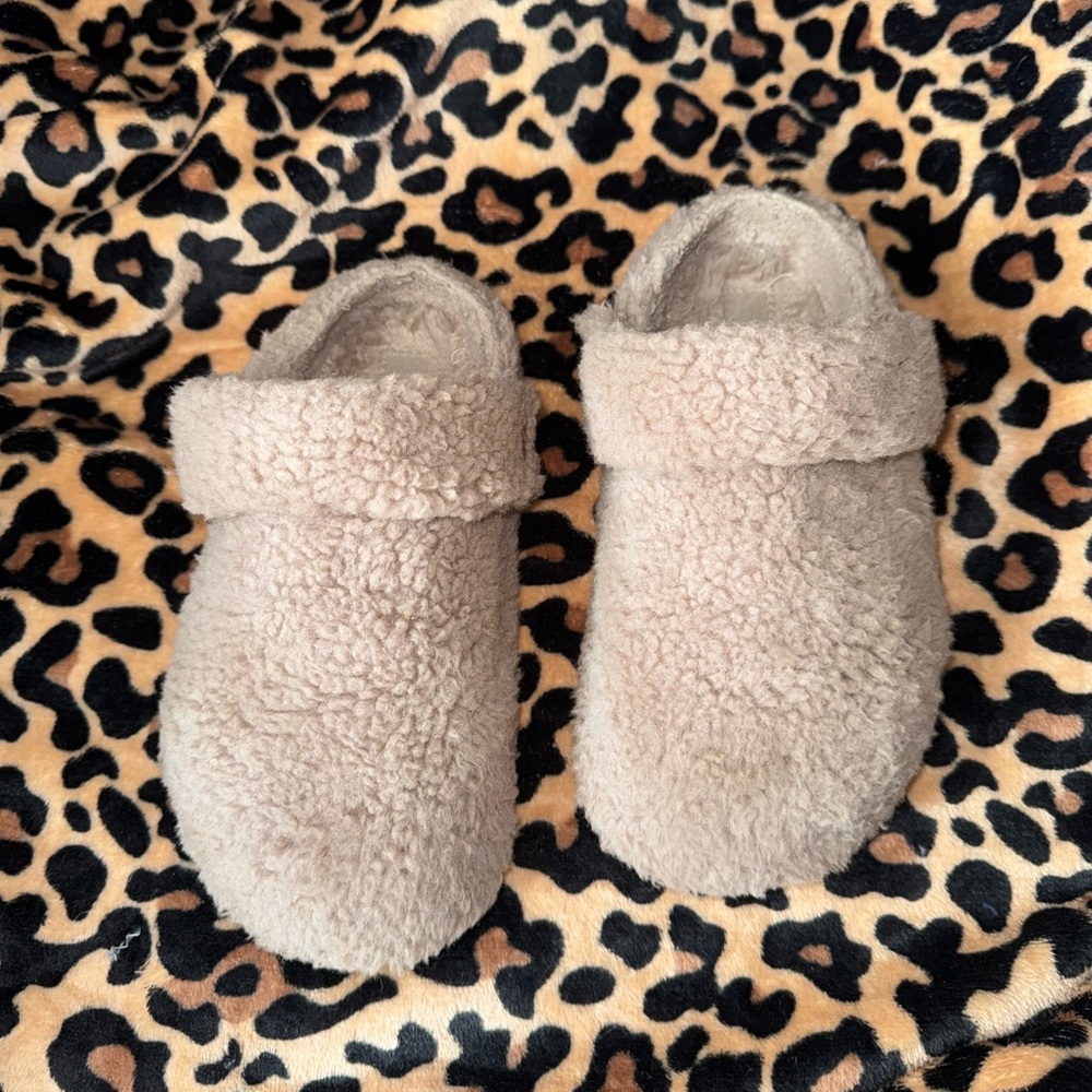 Crocs cozzzy slipper 🧸🍄‍🟫